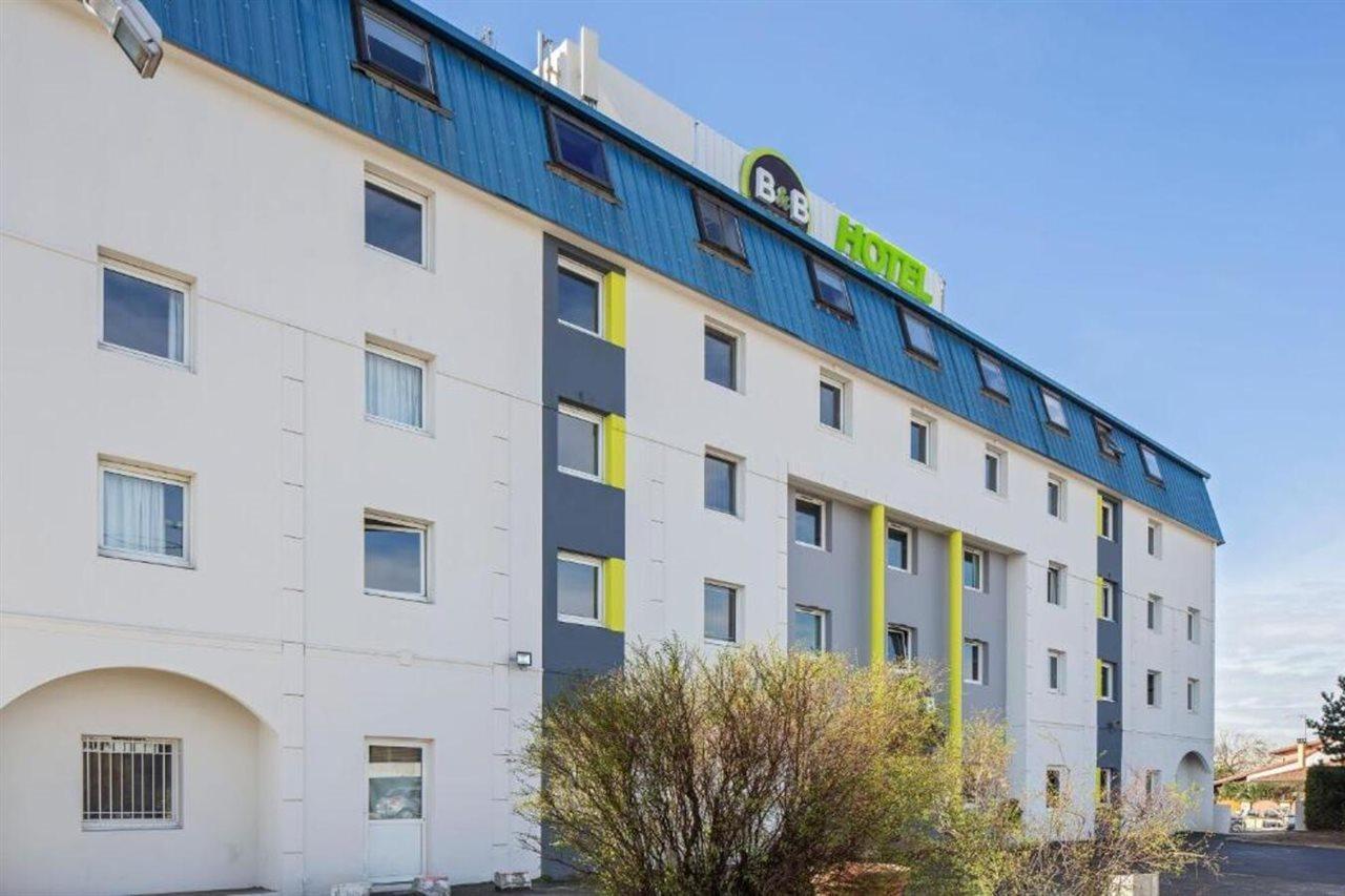 B&B Hotel Lyon Grand Stade Meyzieu Exteriör bild