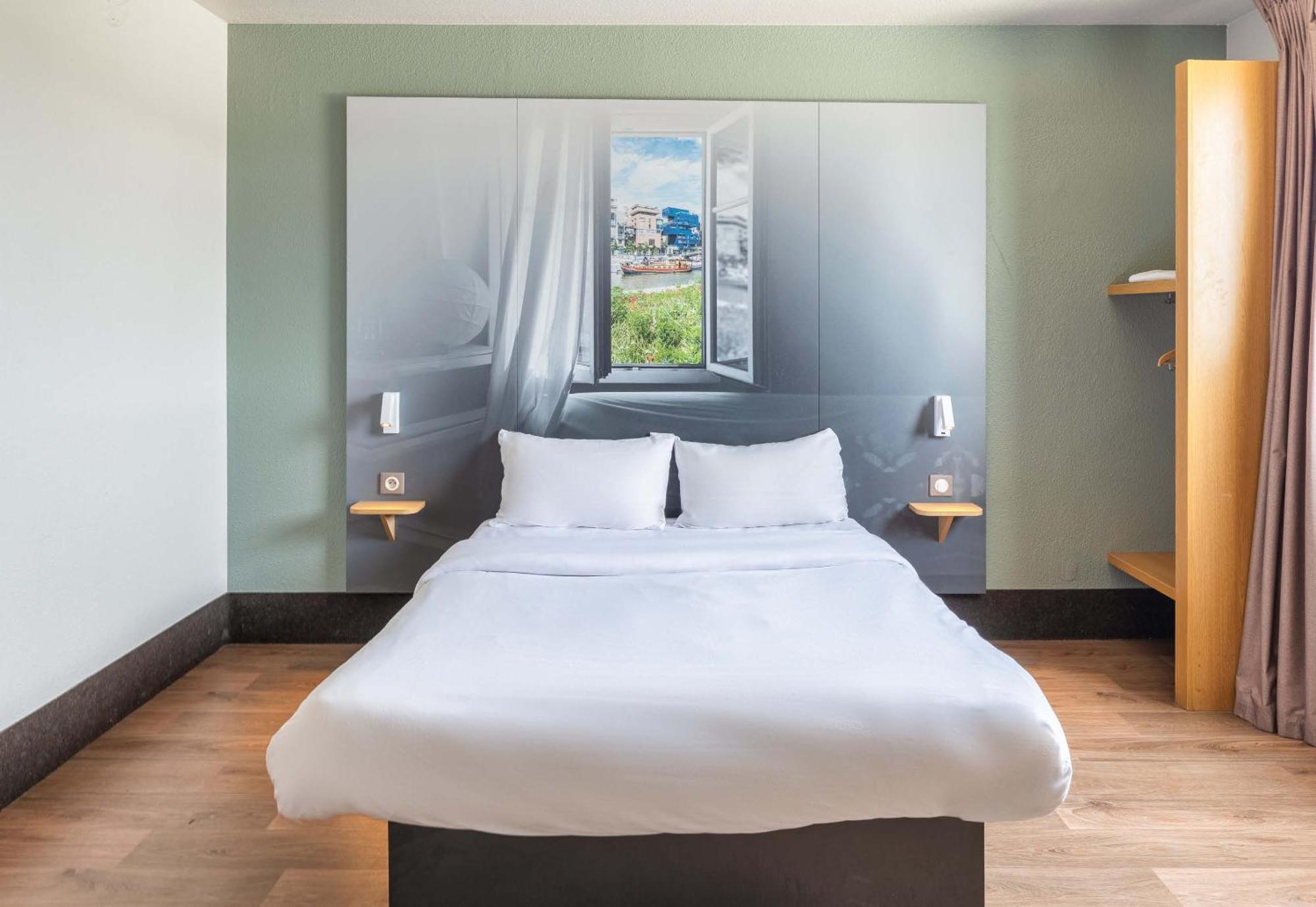 B&B Hotel Lyon Grand Stade Meyzieu Exteriör bild