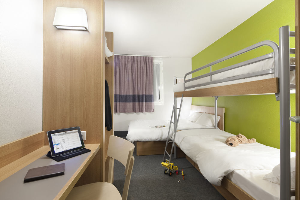 B&B Hotel Lyon Grand Stade Meyzieu Exteriör bild